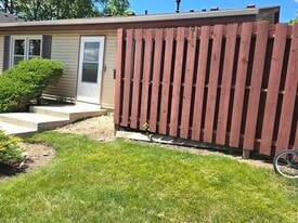 Building Photo - 1751 Queensbury Cir