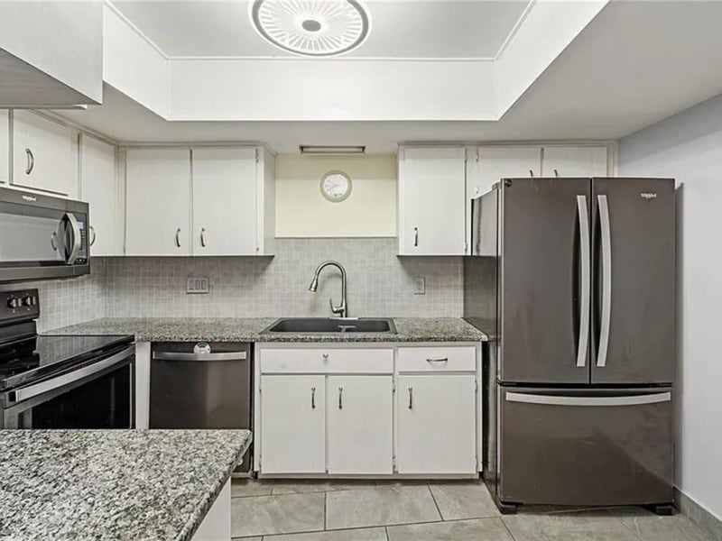 Building Photo - 5428 Larchmont Ct