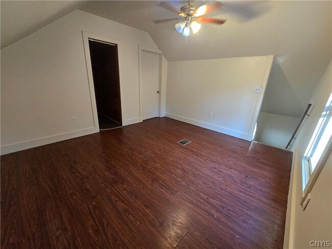 Building Photo - 322 Spring St