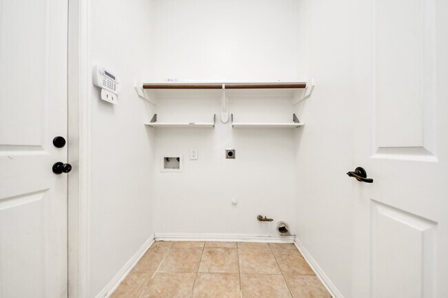 Building Photo - 3011 Nickleby Ct