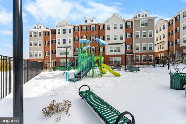 Building Photo - 4520 Reaney Ln