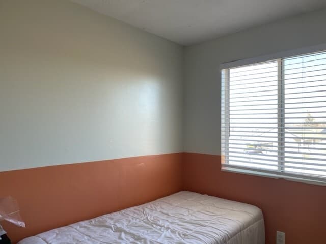 Building Photo - 672 E 950 S