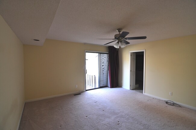 Building Photo - 9405 Hartwick Cir SE