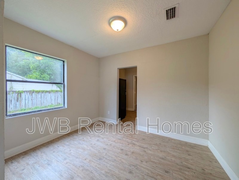 Building Photo - 3055 2nd St Cir