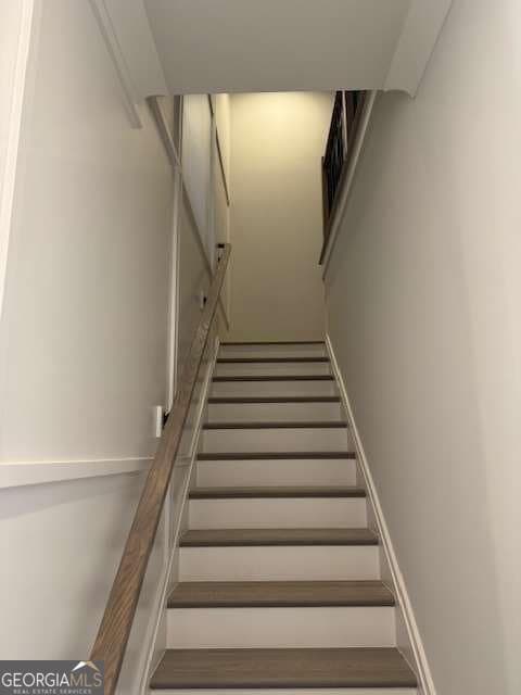 Building Photo - 325 Orchid St