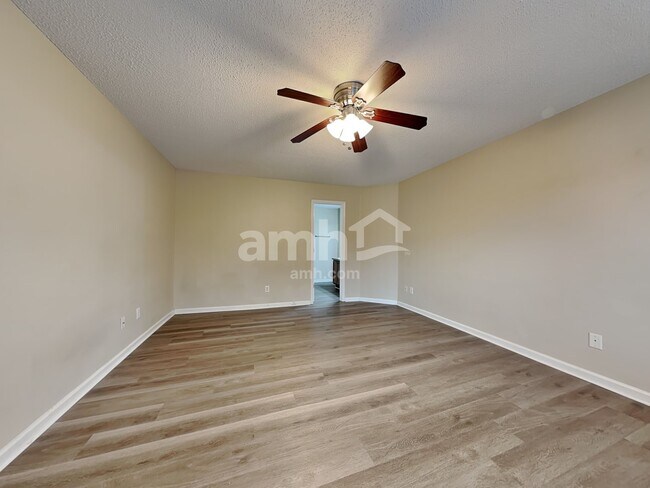 Building Photo - 1 Holly Springs Cir