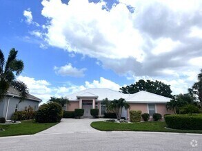 Building Photo - 2BR+Office with sleeper/2BA Single Family ...