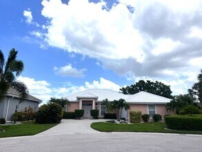 Building Photo - 2BR+Office with sleeper/2BA Single Family ...