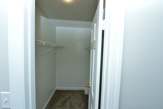 Building Photo - Close to Base, Beach and Downtown!