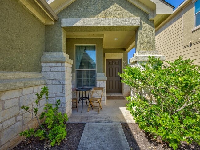 Building Photo - 9928 Aly May Dr