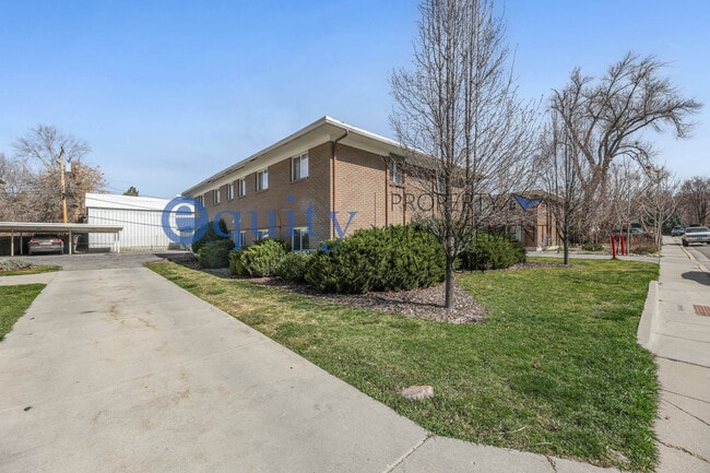 Building Photo - 549 Stringham Ave