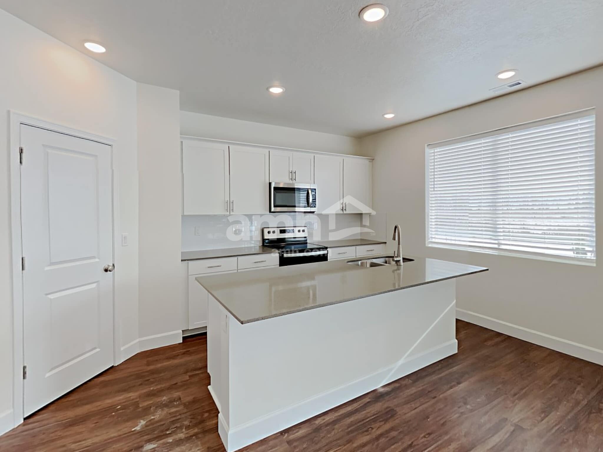 Building Photo - 1419 Perelle Ln