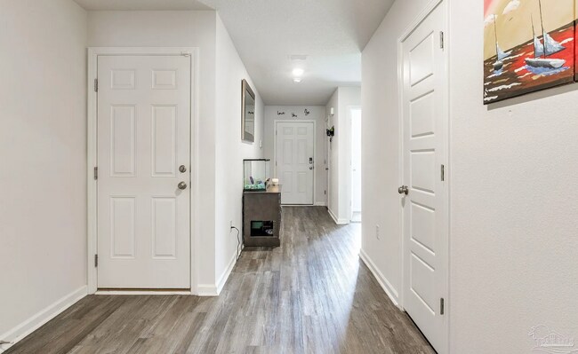 Building Photo - 9768 MilleeLoop