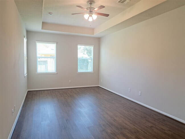 Building Photo - 26315 Fox Ridge Ln