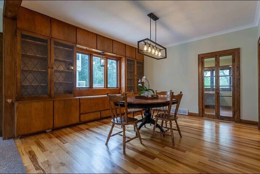 dining room - 1215 Mount Pleasant St