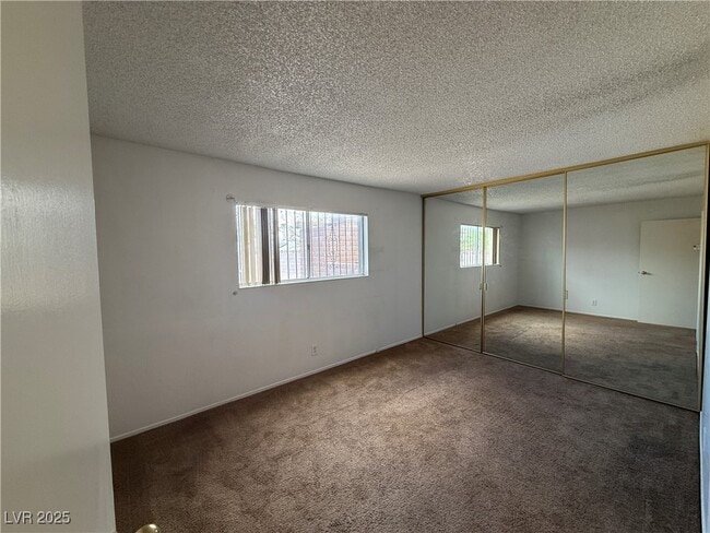 Building Photo - 2206 Sunnyslope Ave