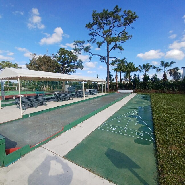 Building Photo - 4820 Lucerne Lakes Blvd W