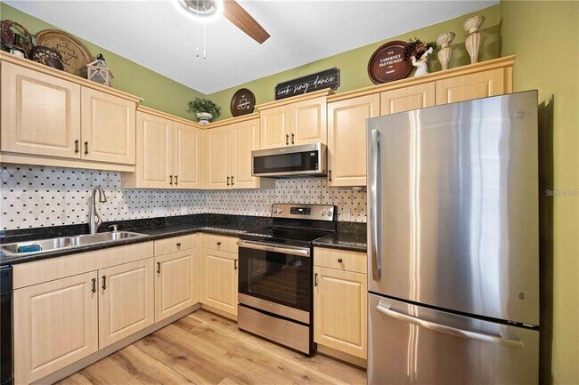 Building Photo - 7525 Plantation Cir