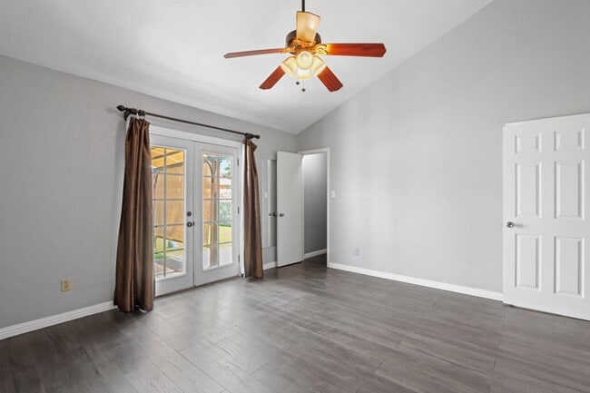 Building Photo - 10901 Highwood Way