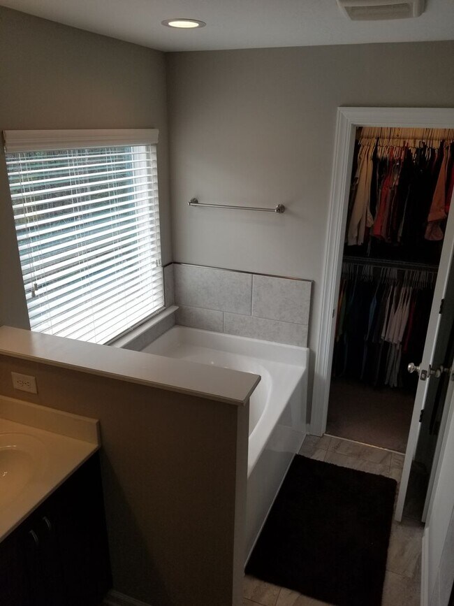 Building Photo - 2 Story 4 Bedroom Home Near Fort Gordon