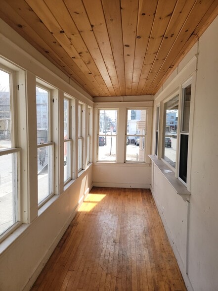 Building Photo - 73 Bartlett St