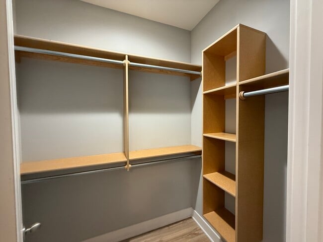 Building Photo - 405 SE 14th St