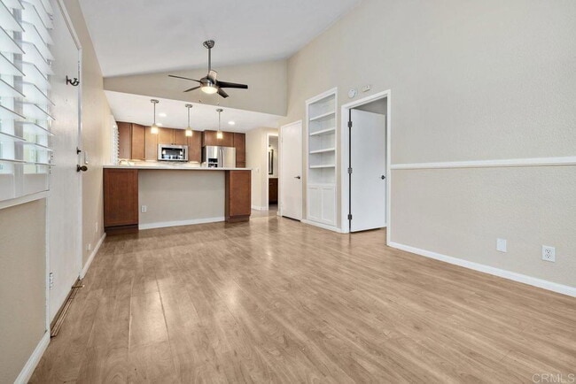 Building Photo - "Chic La Jolla 1BR Retreat: Spacious 710 S...