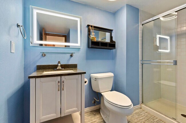 Building Photo - Outstanding Heritage Greens residence that features a spacious and airy layout that blends tradit...