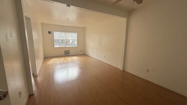 Interior Photo - Jackson (5603)