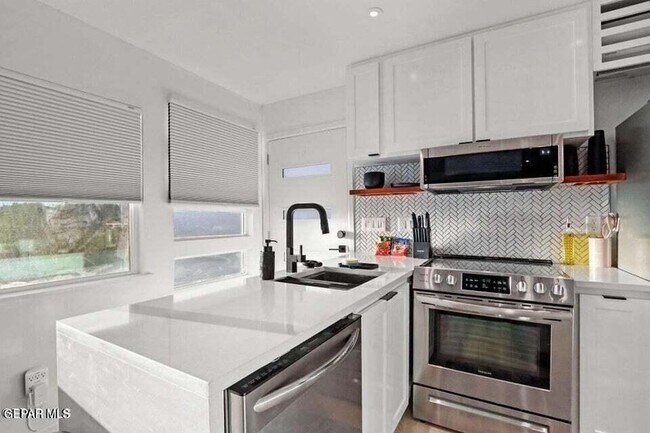 Building Photo - 4236 Buckingham Dr