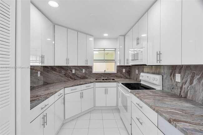 Building Photo - 11473 SW 72nd Terrace