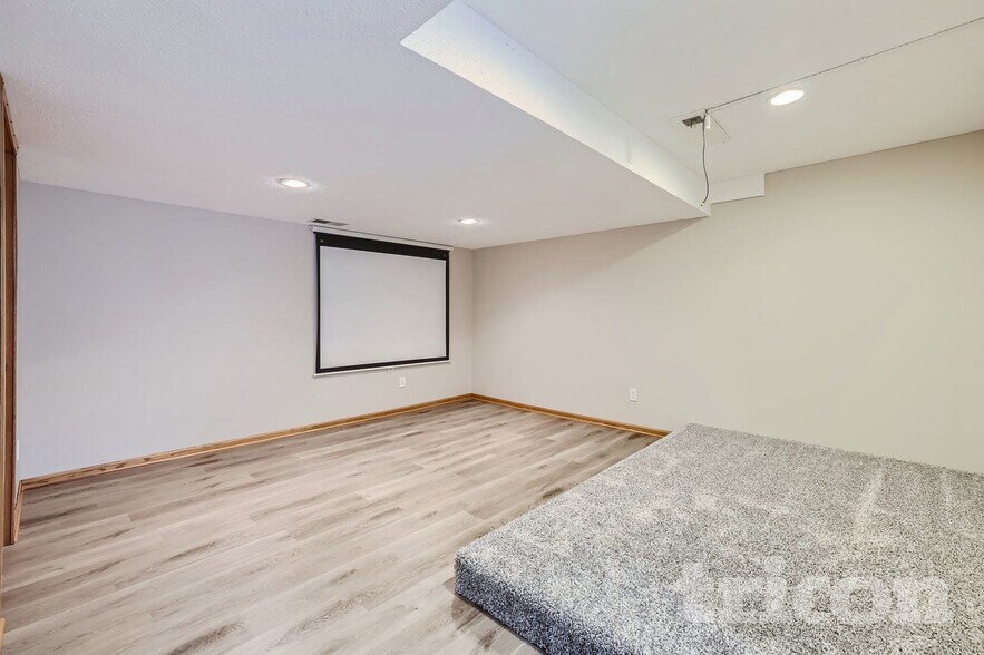Building Photo - 17475 Glacier Wy