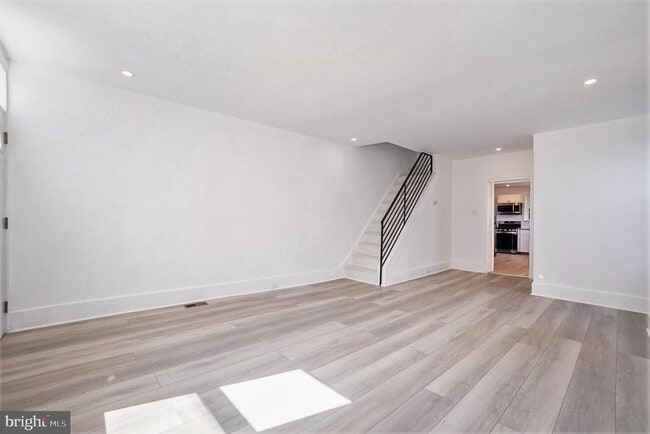 Building Photo - 129 E Phil Ellena St