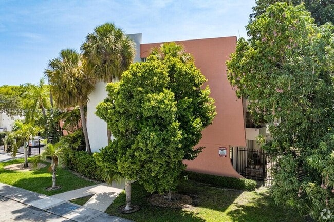 Building Photo - 2150 SW 16th Ave
