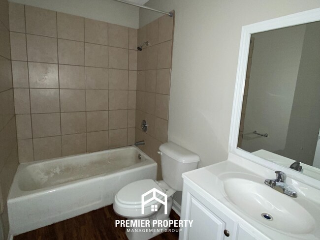 Building Photo - 4034 Windermere Rd