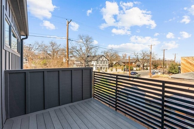 Building Photo - 1719 Bluebonnet Ln