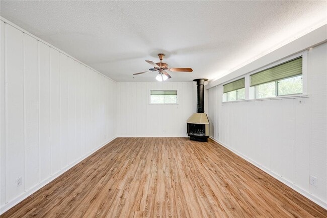 Building Photo - 405 Westbrook Dr