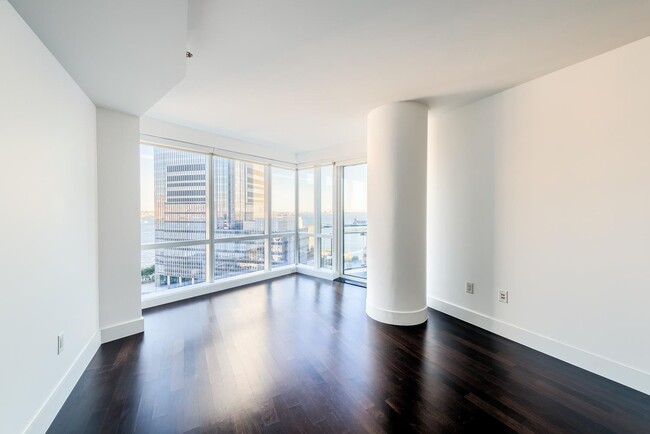 Building Photo - 77 Hudson St