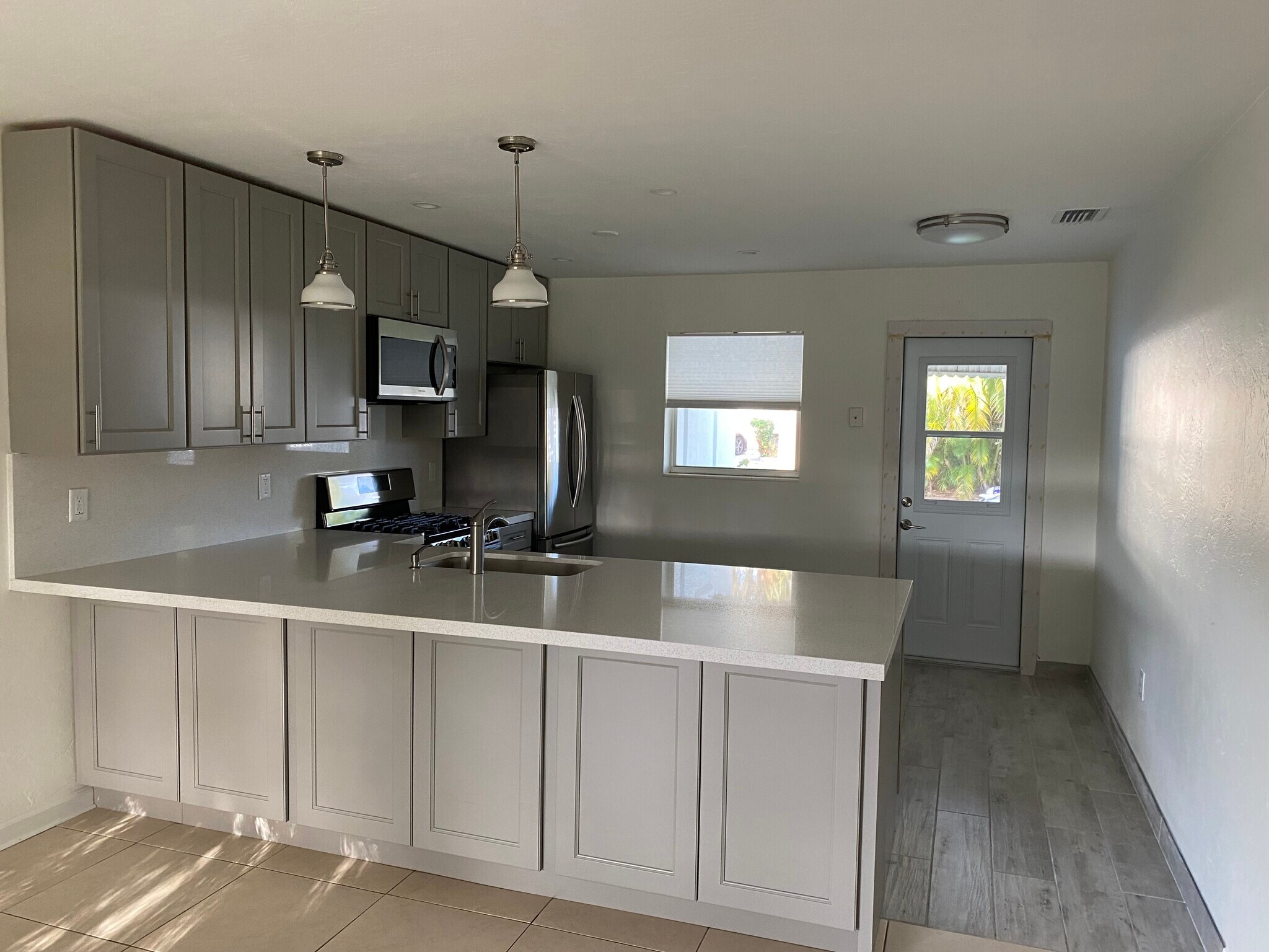 Kitchen - 1729 N 16th Ct