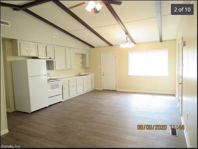 Primary Photo - 4 Fulmer Ln