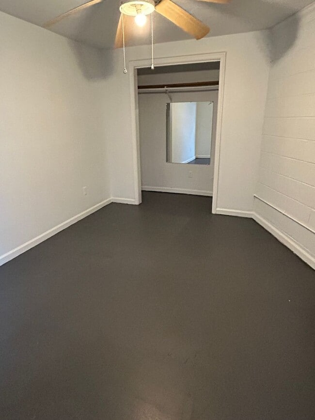 Building Photo - 2345 Cobbs St