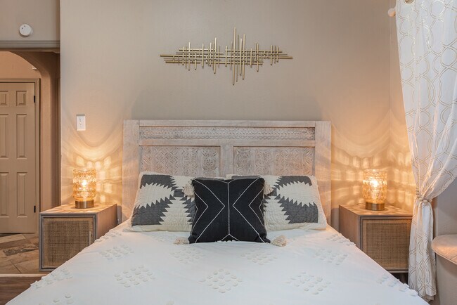 Building Photo - 20415 Linden Tree Dr