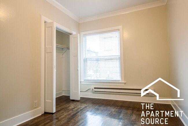 Building Photo - 724 W Roscoe St