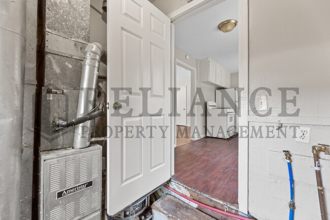 Building Photo - 2237 N Erie St