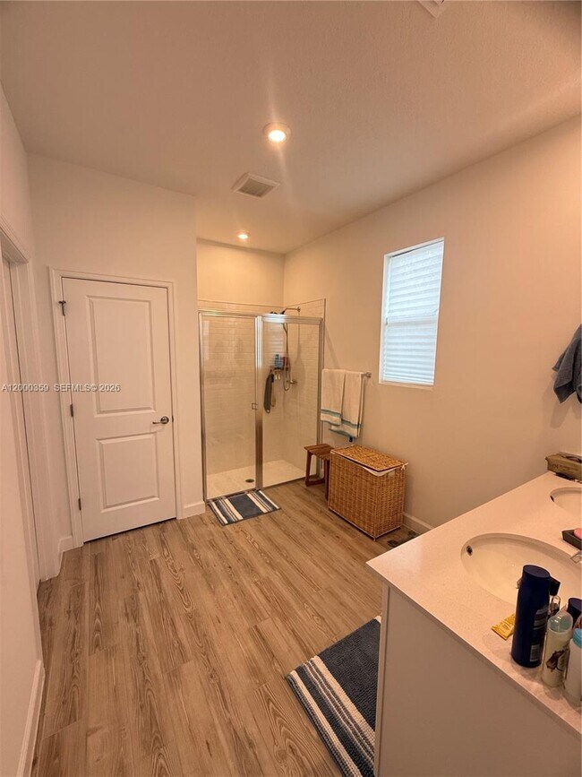 Building Photo - 10503 SW Orana Dr