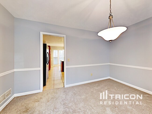 Building Photo - 5044 Rosemeade Ct