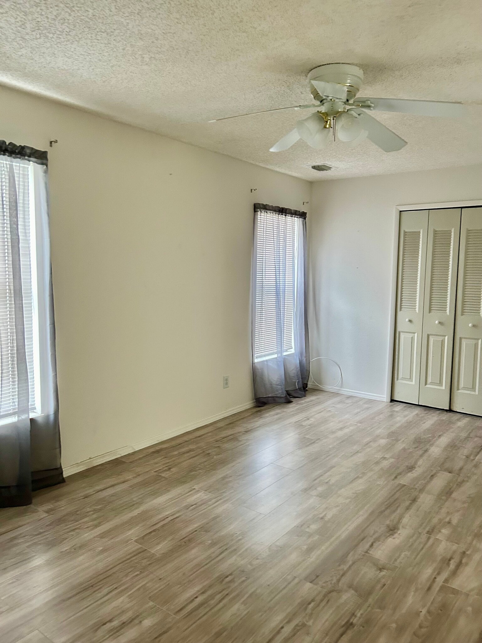 Building Photo - 9149 Shaddock Rd E