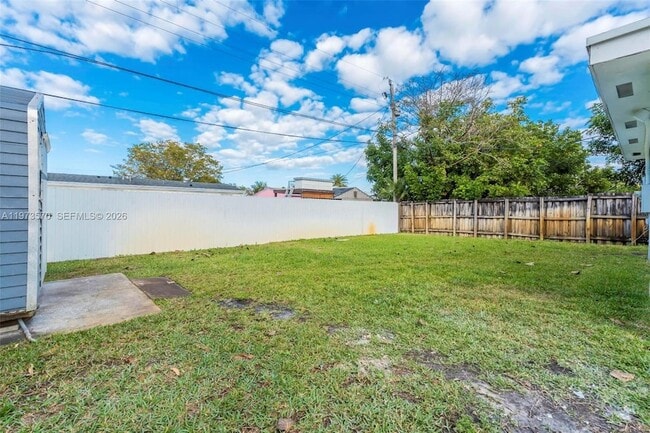 Building Photo - 1130 N 70th Ave