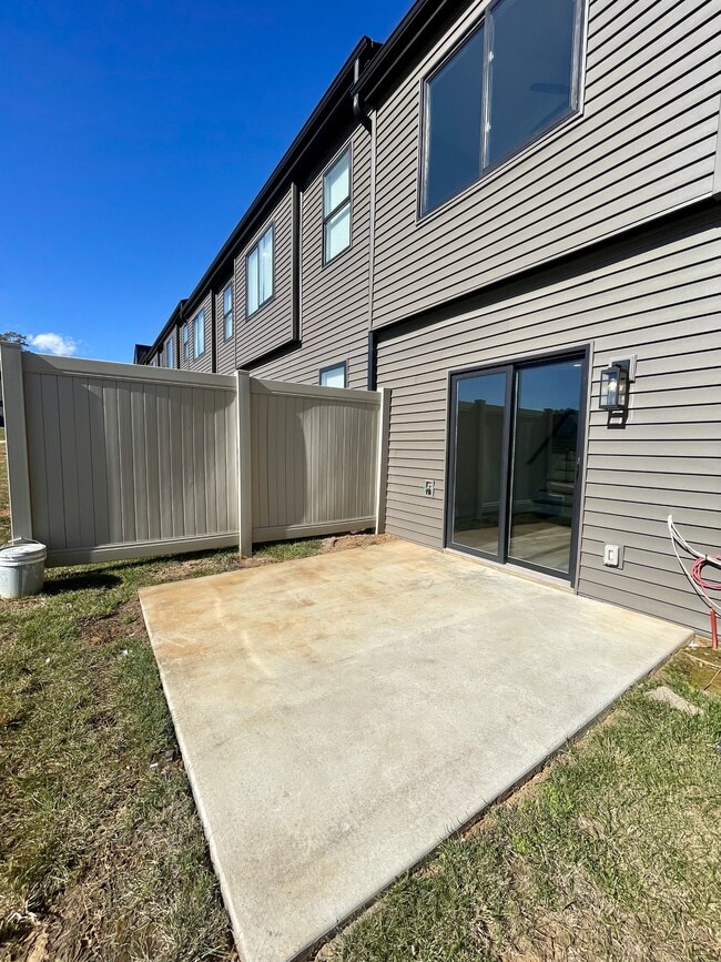 Building Photo - 47 Zentry Pl