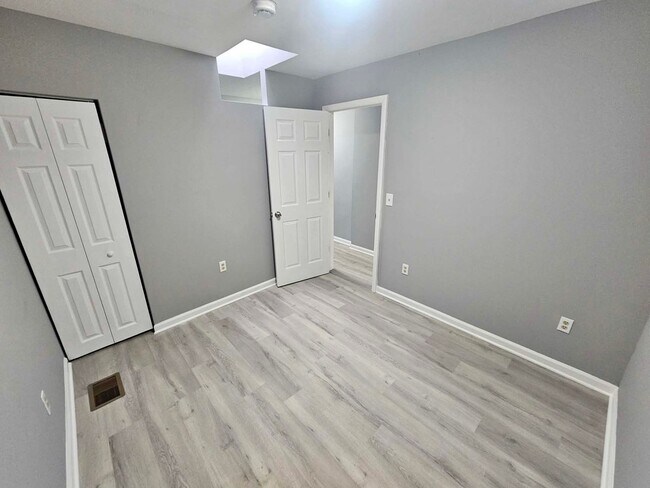 Building Photo - 1341 Glyndon Ave
